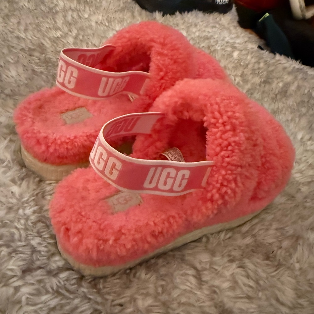 UGG "Oh Fluffita" Women's Rose Pink Platform Slipper/Sandals